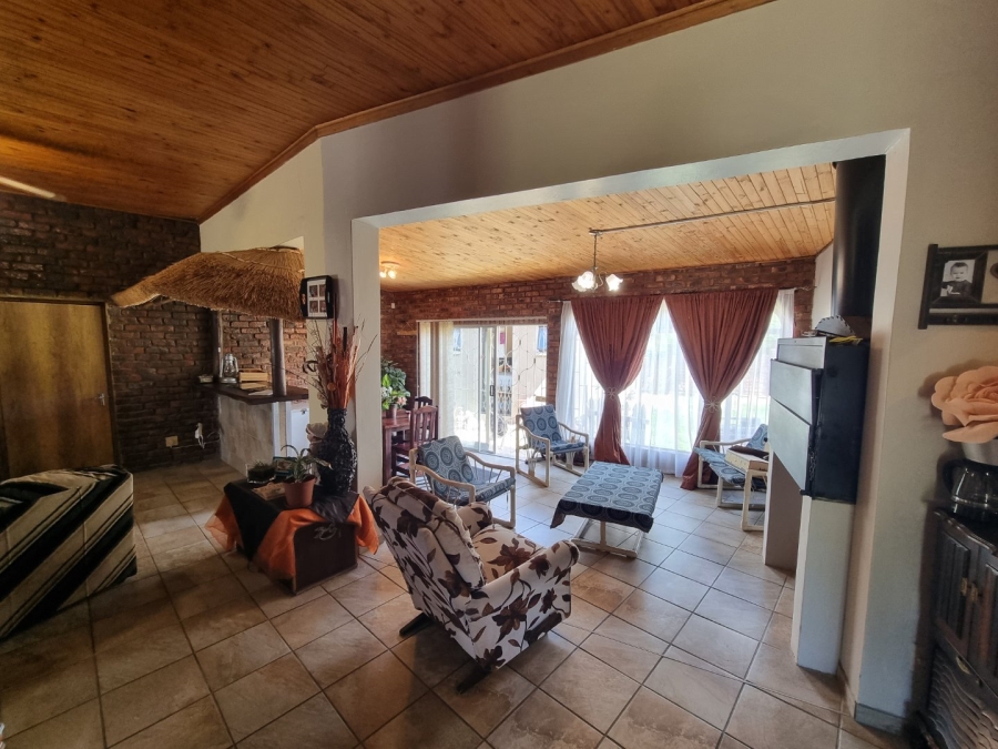 5 Bedroom Property for Sale in Morelig Free State